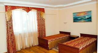 Гостиница Стрелец Краснодар Бюджетный двухместный номер с 2 отдельными кроватями-2